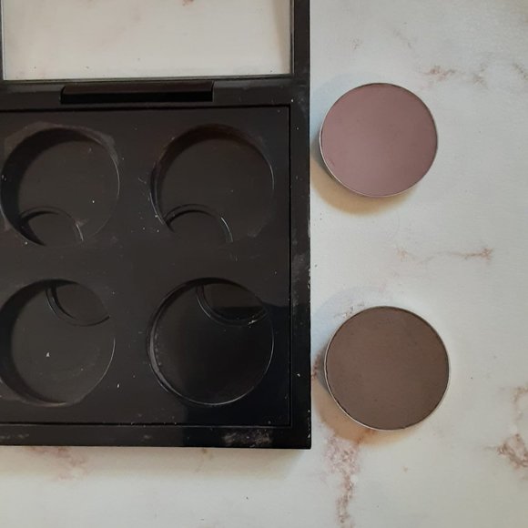MAC Eyeshadow and refillable eye palette - Picture 2 of 3
